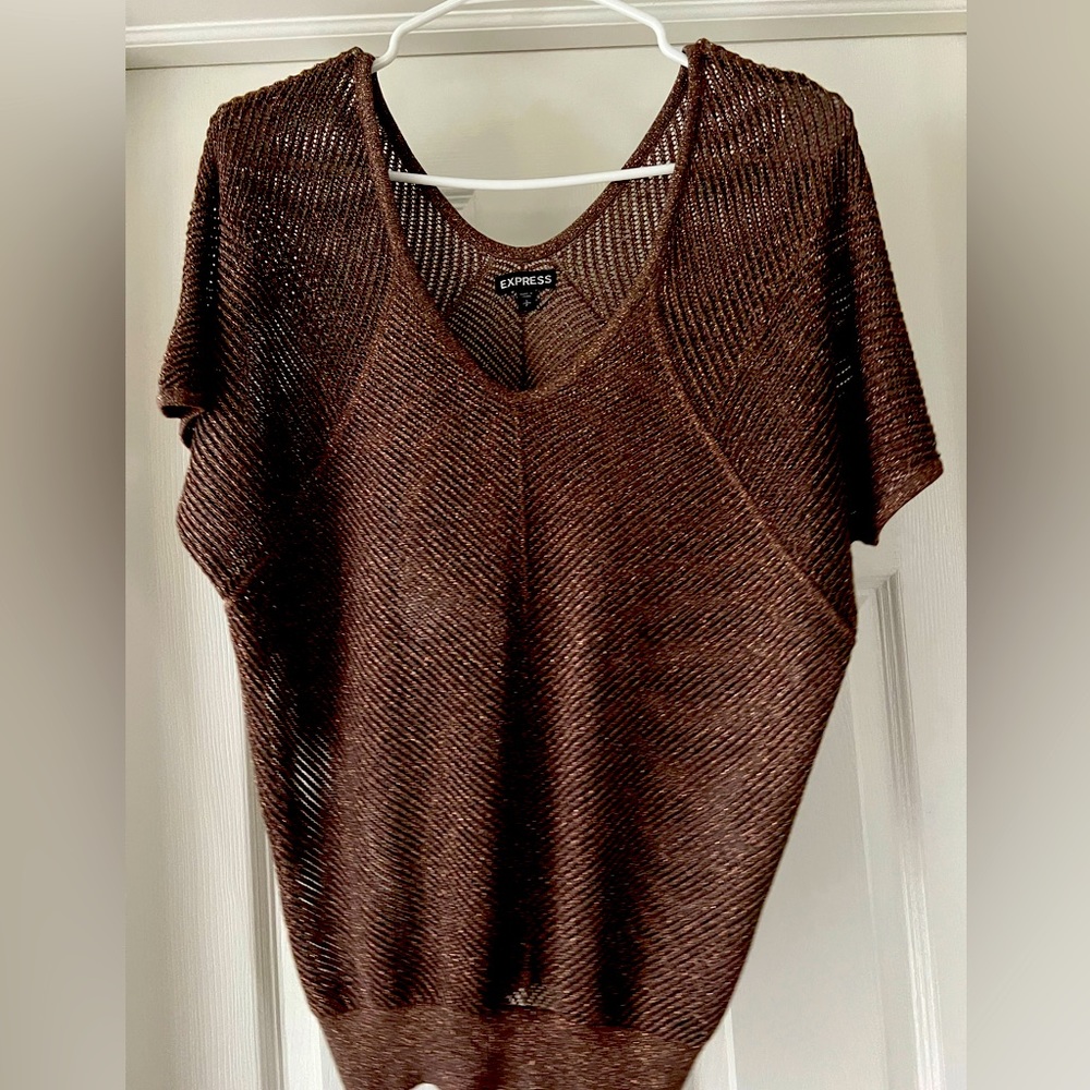 Light weight short sleeve sweater